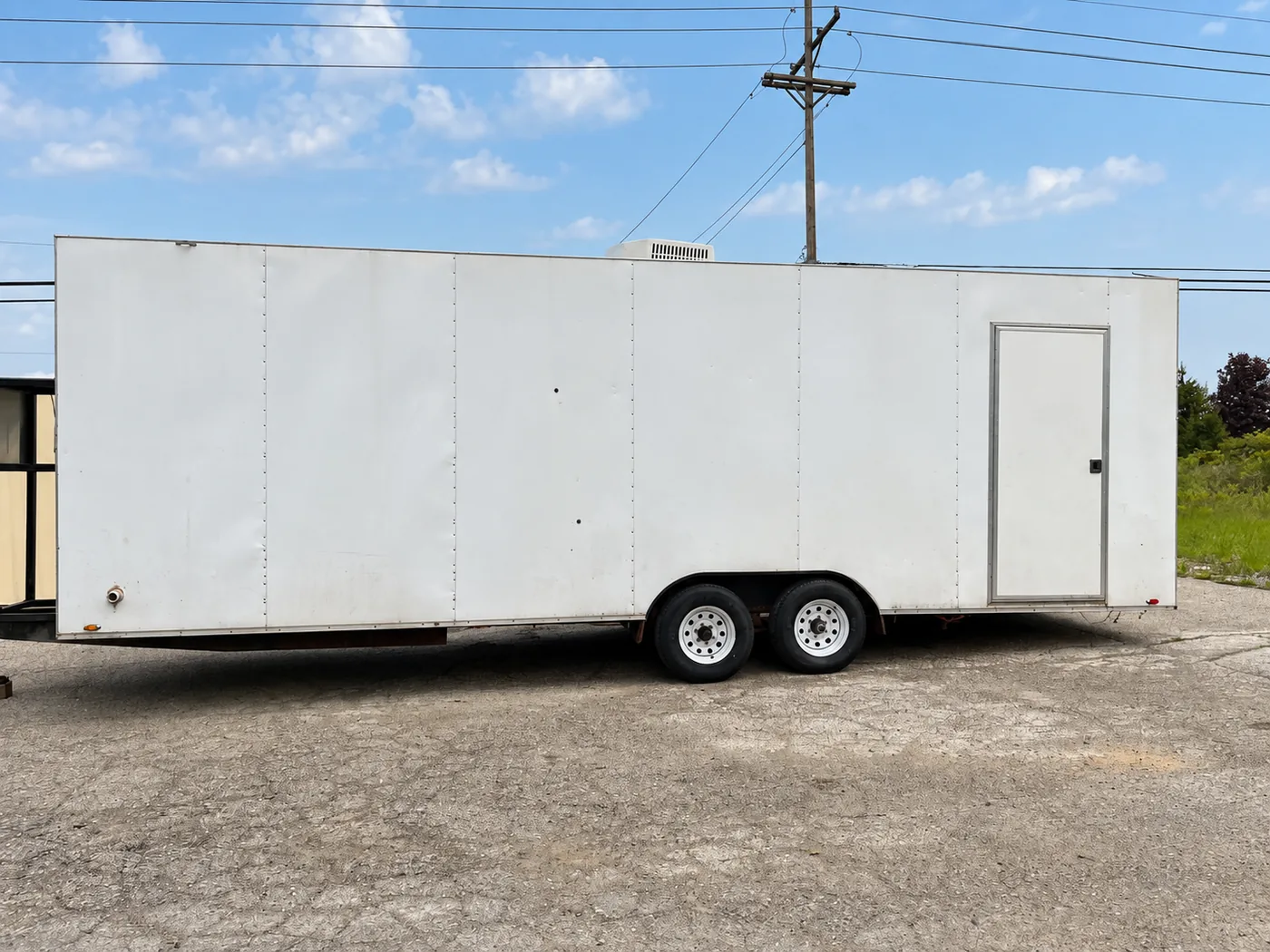 Commercial dishwashing trailer rental exterior